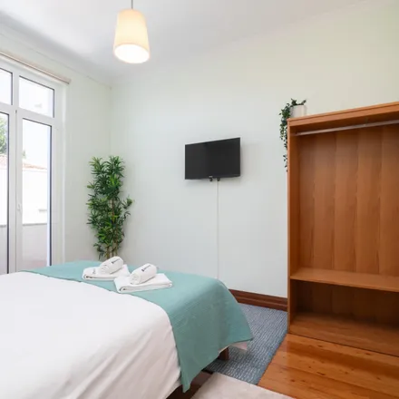 Rent this 2 bed apartment on Academia Contemporânea do Espectáculo in Rua do Mirante, 4050-453 Porto