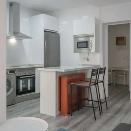 Rent this 2 bed apartment on Madrid in Paseo de la Dirección, 31