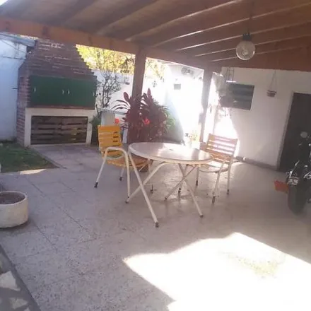 Buy this 1 bed house on Chiclana 5593 in Carapachay, Vicente López