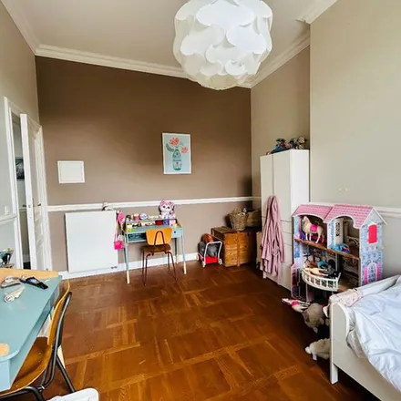 Rent this 5 bed apartment on Rue Émile Banning - Émile Banningstraat 76 in 1050 Ixelles - Elsene, Belgium