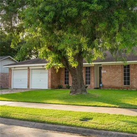 Buy this 3 bed house on 4037 Coachman Drive in Baytown, TX 77521