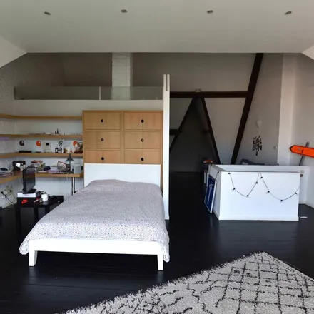 Rent this 6 bed apartment on Rue du Fort - Fortstraat 39 in 1060 Saint-Gilles - Sint-Gillis, Belgium