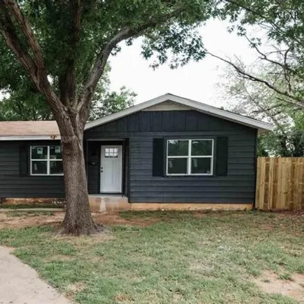Buy this 3 bed house on 1237 East Wichita Street in Henrietta, TX 76365