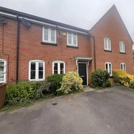 Buy this 3 bed townhouse on Anglia Drive in Swadlincote, DE11 9JR