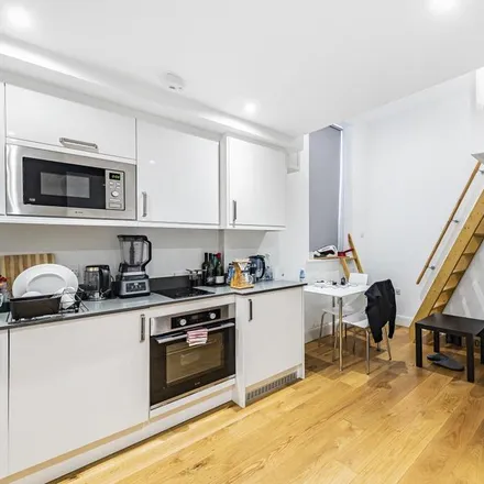 Rent this studio apartment on Inspire Dental Care in 287 Kilburn High Road, London