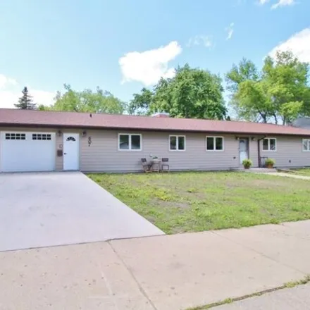 Buy this 6 bed house on 961 6th Avenue Northeast in Minot, ND 58703