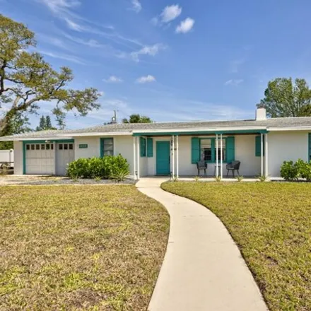 Rent this 3 bed house on 188 East Avenue C in Melbourne, FL 32901