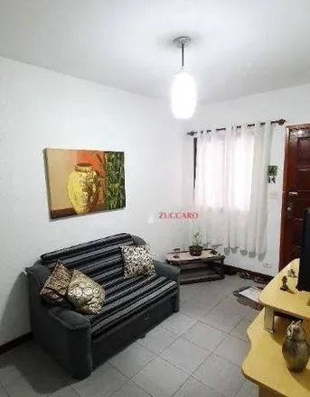 Buy this 3 bed house on Rua Cachoeira 827 in Picanço, Guarulhos - SP