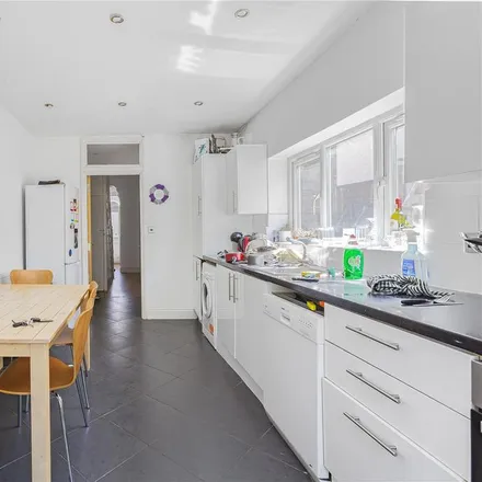 Image 3 - 103 Glyn Road, Clapton Park, London, E5 0JA, United Kingdom - Townhouse for rent