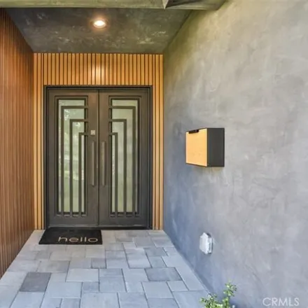 Image 3 - 5814 Mammoth Avenue, Los Angeles, CA 91401, USA - House for sale