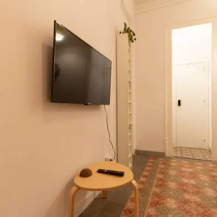 Image 2 - Carrer de Viladomat, 119, 166, 08001 Barcelona, Spain - Apartment for rent
