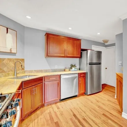 Image 5 - 14th Street at Park Avenue, 14th Street, Hoboken, NJ 07030, USA - Condo for sale