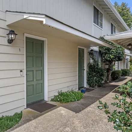 Buy this 2 bed condo on 810 Laurel Street in Florence, OR 97439