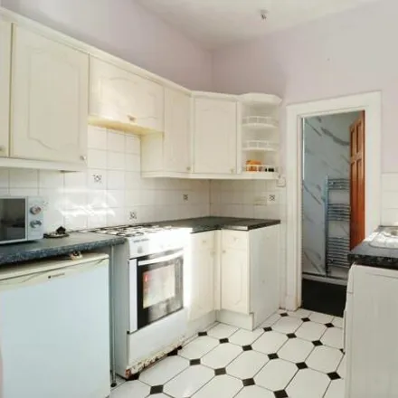 Image 3 - Elliothill Street, Dunfermline, KY11 4TE, United Kingdom - Apartment for sale