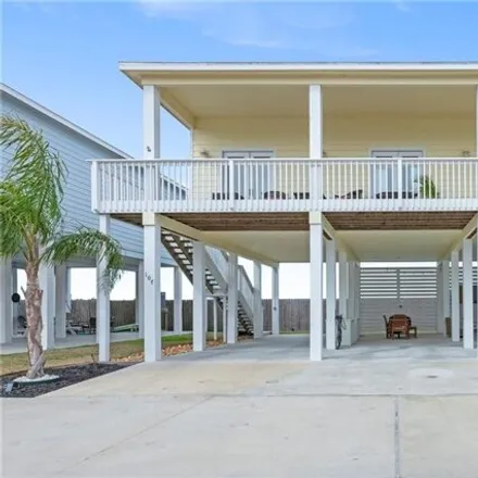 Image 2 - 107 State Highway 35 South, Rockport, TX 78382, USA - House for sale