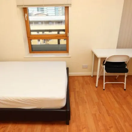 Rent this 4 bed apartment on 225 Marsh Wall in Cubitt Town, London