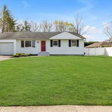Buy this 3 bed house on 140 Cedar Road in Commack, NY 11731
