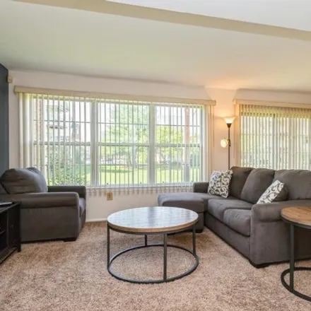 Image 3 - 401 Plymouth Road, North Brunswick Township, NJ 08902, USA - Condo for sale