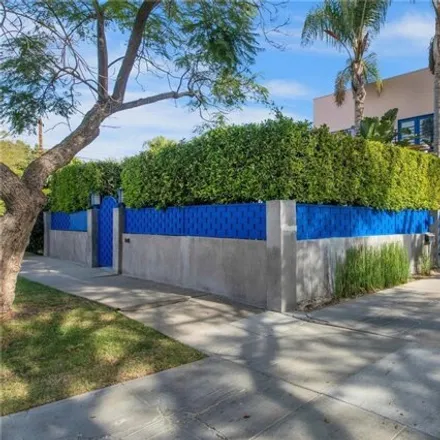 Buy this 6 bed house on Las Palmas Avenue in Los Angeles, CA 90038