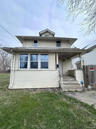 Buy this 3 bed house on 136 West Linsey Boulevard in Flint, MI 48503