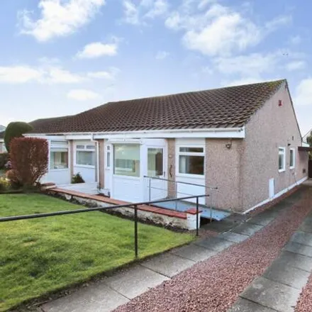 Rent this 3 bed duplex on Speirs Road in Bearsden, G61 2NU