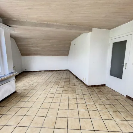 Rent this 2 bed apartment on Potegemstraat 17 in 8790 Waregem, Belgium