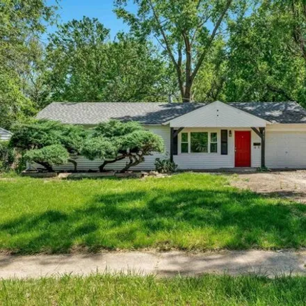 Buy this 3 bed house on 907 Southwest Croix Place in Topeka, KS 66611