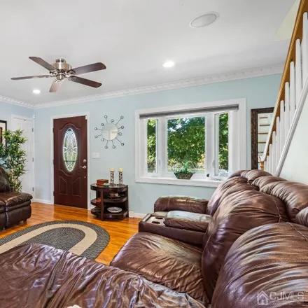 Image 6 - 140 Lakeview Avenue, New Market, Piscataway Township, NJ 08854, USA - House for sale