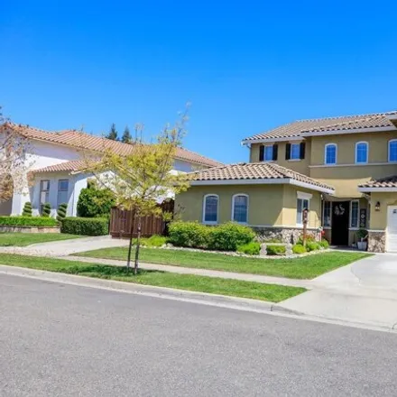 Buy this 5 bed house on 551 Hampton Court in Oakdale, CA 95361