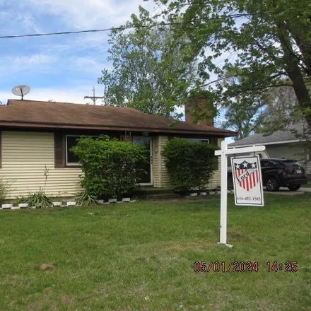 Buy this 3 bed house on 1377 44th Street Southwest in Wyoming, MI 49509