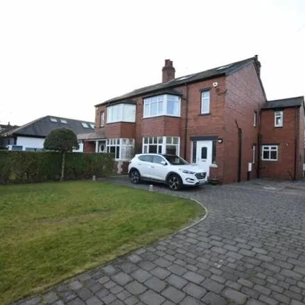 Rent this 4 bed duplex on Whinfield in Leeds, LS16 7NX
