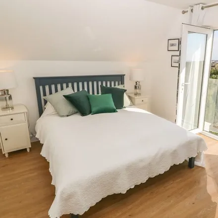 Rent this 3 bed duplex on Trearddur in LL65 2WJ, United Kingdom