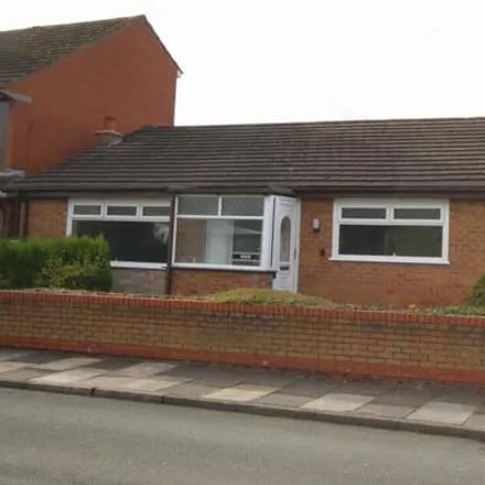 Rent this 3 bed house on Farndale in Widnes, WA8 9JL