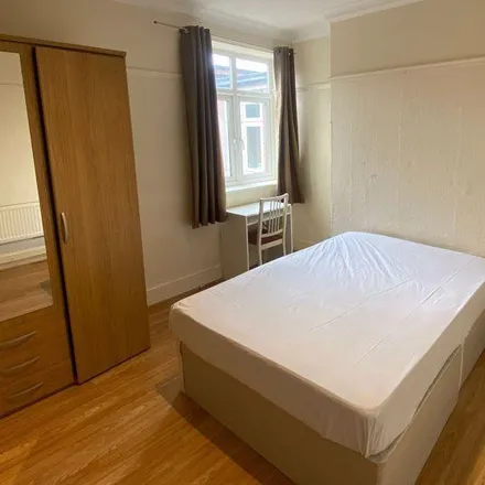 Rent this 1 bed room on Hendon Central Station in Watford Way, London