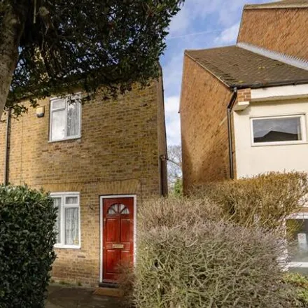 Buy this 2 bed duplex on Fontain Motors in 9 High Street, Buckinghamshire