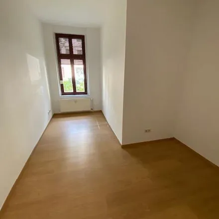 Rent this 4 bed apartment on Wolfenbütteler Straße 62 in 39112 Magdeburg, Germany