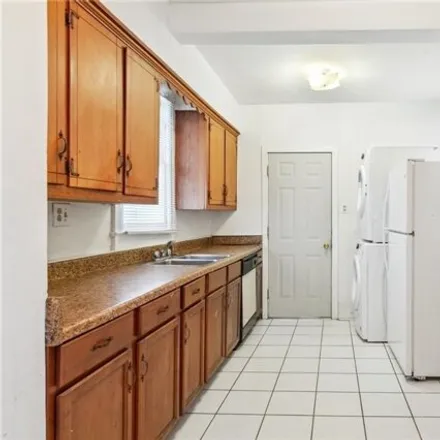Image 9 - 2117 Broadway Street, New Orleans, LA 70118, USA - House for sale