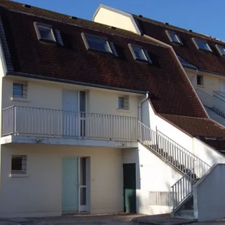 Rent this 4 bed apartment on 13 a Le Val au Thym in 10200 Arrentières, France