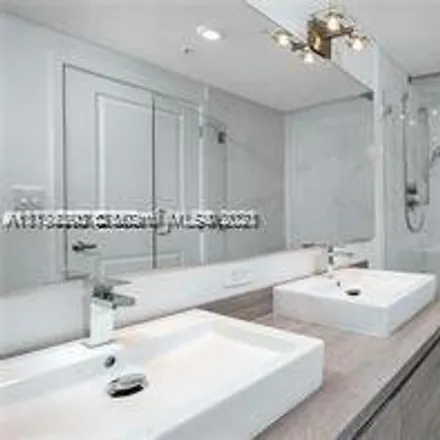 Image 4 - 400 Sunny Isles Boulevard - Condo for rent