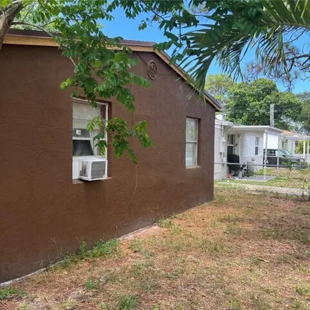 Image 3 - 816 NW 19th Ave, Fort Lauderdale, Florida, 33311 - House for sale