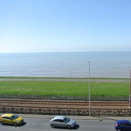 Image 3 - Queen's Promenade, Blackpool, FY2 9HP, United Kingdom - Apartment for sale