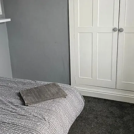 Rent this 4 bed townhouse on Leeds in LS10 3TD, United Kingdom
