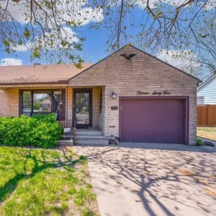 Buy this 2 bed house on 1589 North Saint Clair Street in Wichita, KS 67203