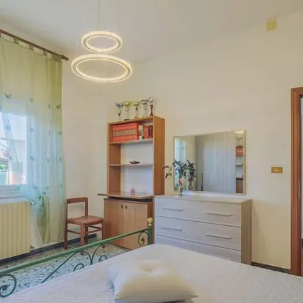 Image 4 - 54037 Massa MS, Italy - Apartment for rent