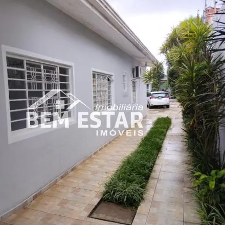 Buy this 5 bed house on Avenida Maringá in Centro, Pinhais - PR