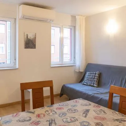 Rent this 2 bed apartment on Madrid in Aparcabicis CEIP Lourdes, Calle de San Roberto