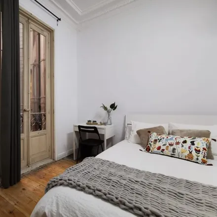 Rent this 9 bed room on Calle Preciados in 42, 28013 Madrid