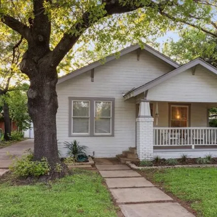 Buy this 2 bed house on 325 Hollywood Avenue in Dallas, TX 75208