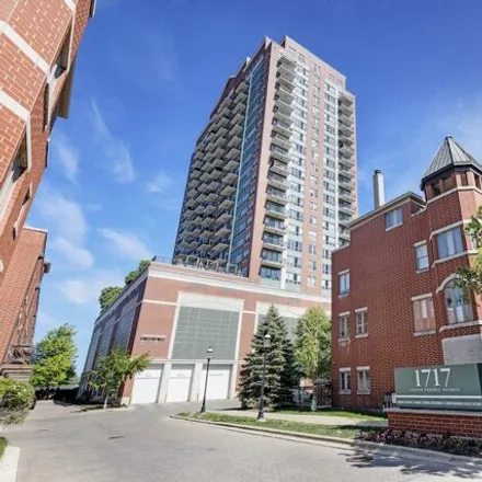 Buy this 3 bed condo on 1717 South Prairie Avenue in Chicago, IL 60616