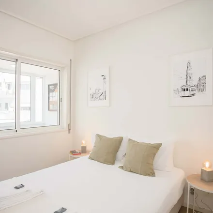 Rent this 2 bed apartment on unnamed road in Porto, Portugal